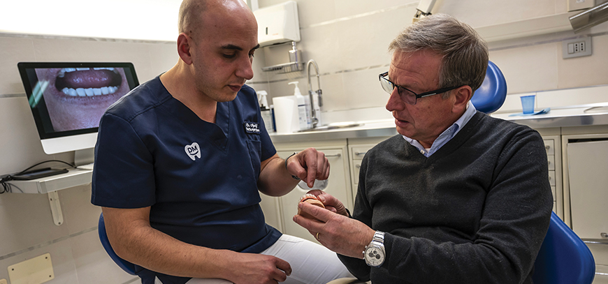 Overdenture su impianti con barra